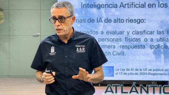 El director del Centro Coordinador de Emergencias y Seguridad (CECOES) 112 Canarias, Moisés Sánchez, en el I Congreso de Inteligencia Artificial de Lanzarote Atlantic-IA