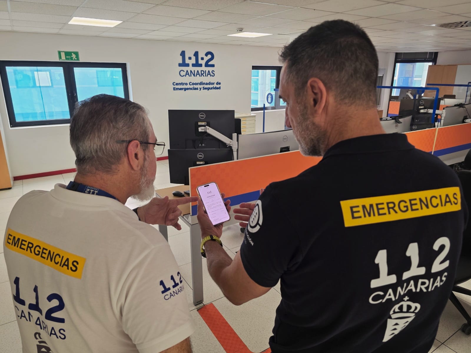 112 Canarias estrena canal WhatsApp